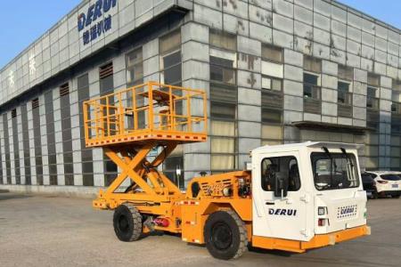 Mining utility service vehicle